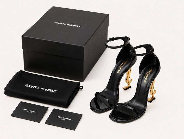 Midnight Sculpt Patent Heels – Black